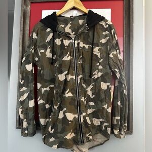 Camouflage Zip-Up Jacket with Hood